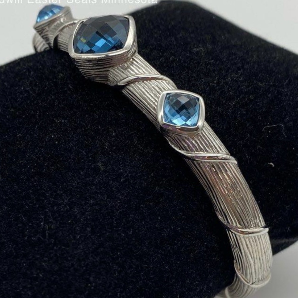 Elegant Blue 💎 topaz sterling silver hinged cuff bracelet - Picture 5 of 13